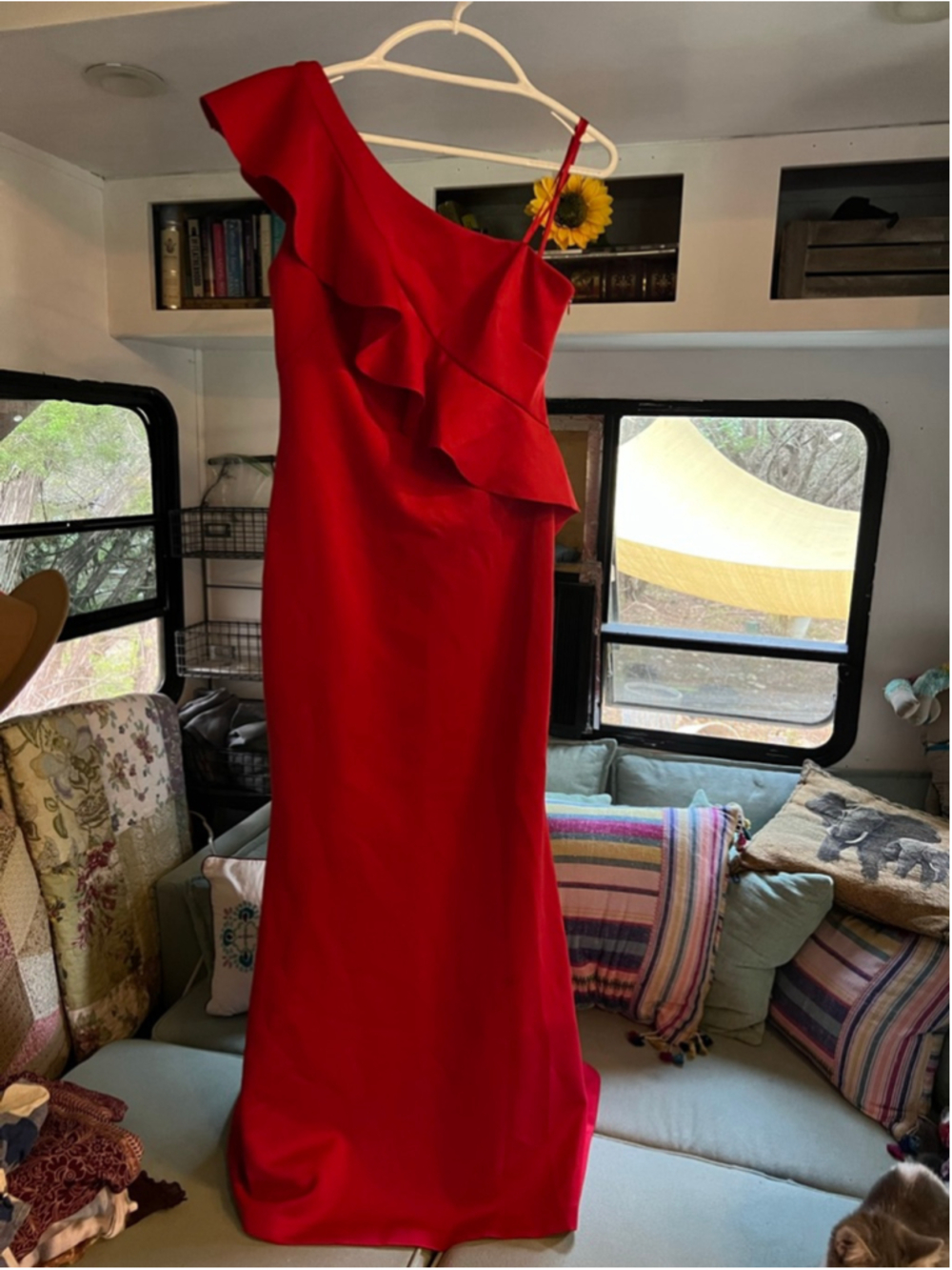 Women's Jessica Howard Red One Shoulder Gown Size 10